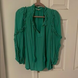 Crown & Ivy Green Ruffled Long Sleeve Blouse
